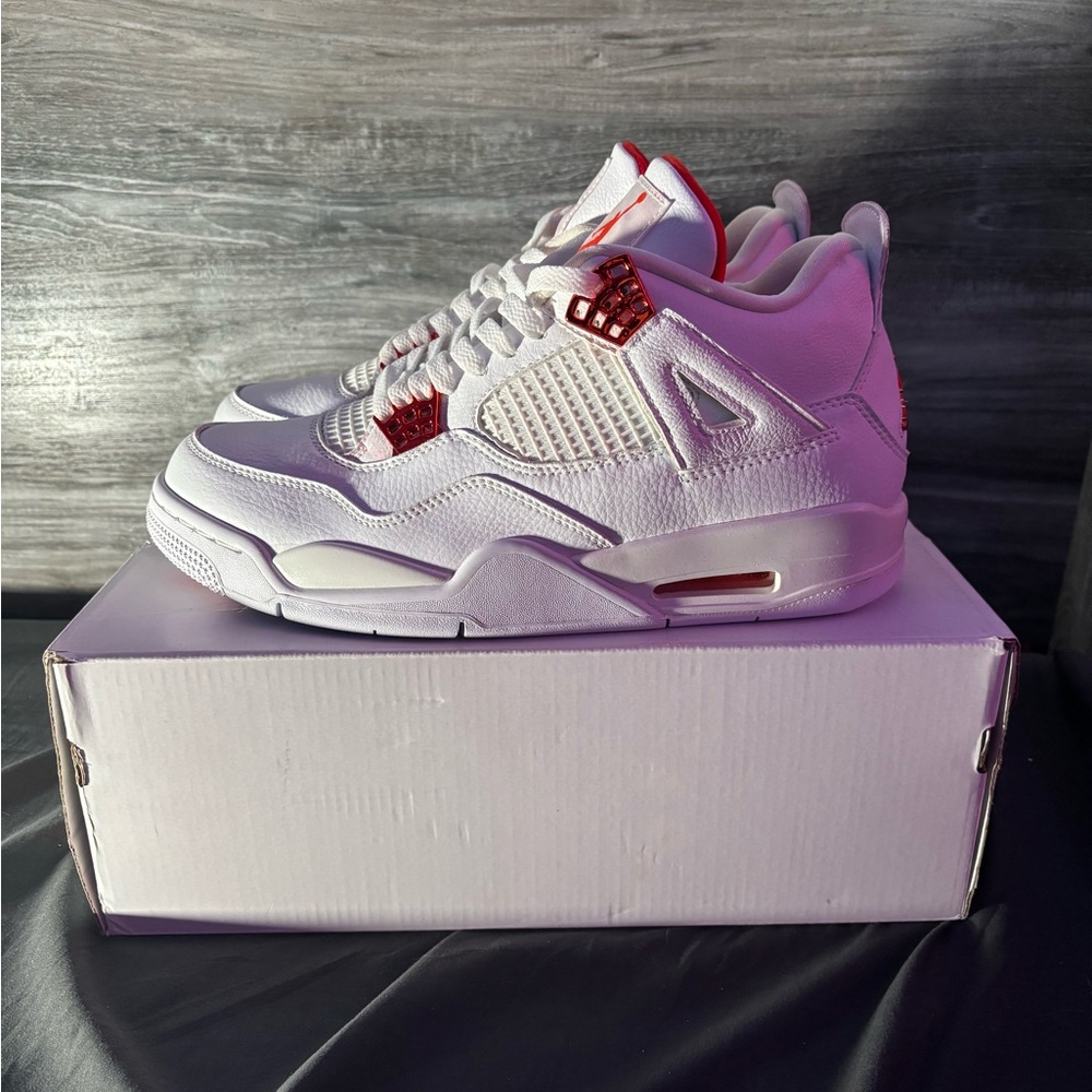 Jordan 4 ‘Orange Metallic’ - Size 9.5 Men’s